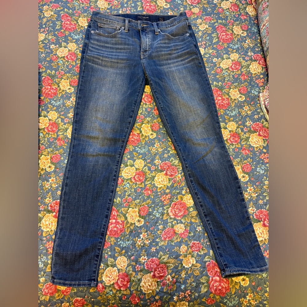 Lucky Brand Ava Dark Blue Jeans size 10 regular.
